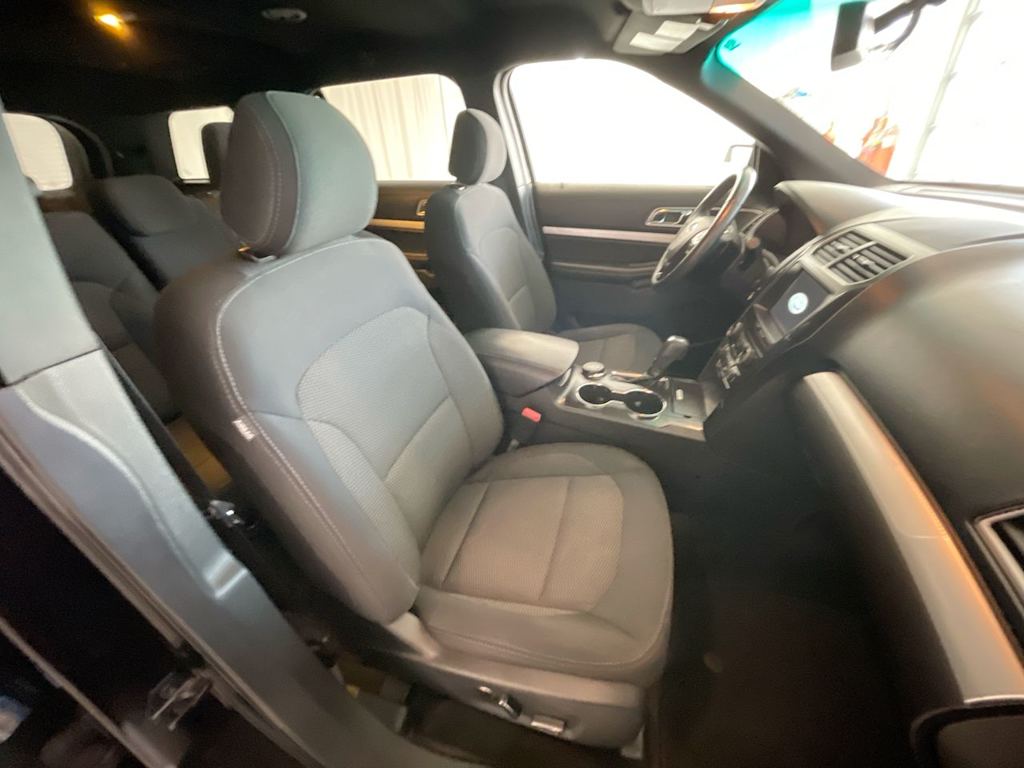 2017 Ford Explorer XLT 10