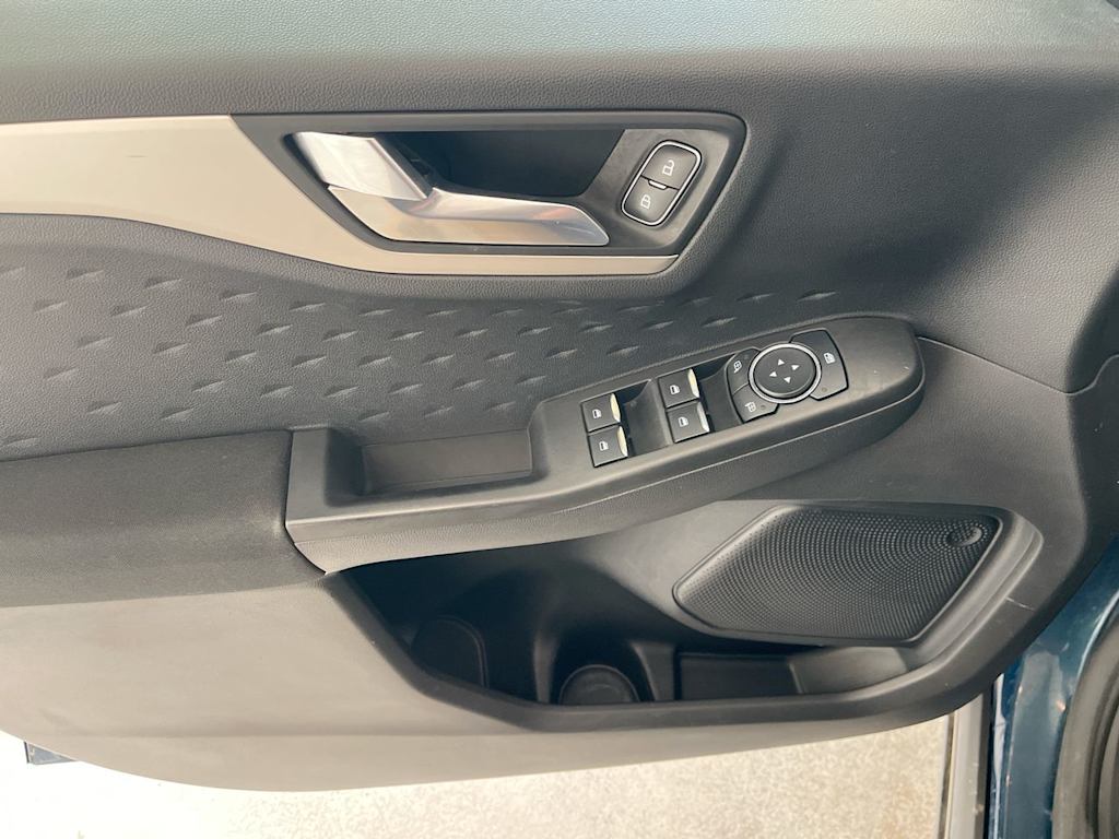 Thumbnail: 2020 Ford Escape - 23