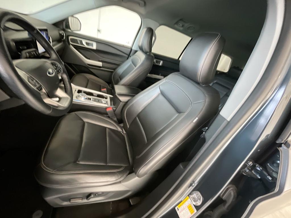 Thumbnail: 2022 Ford Explorer - 9