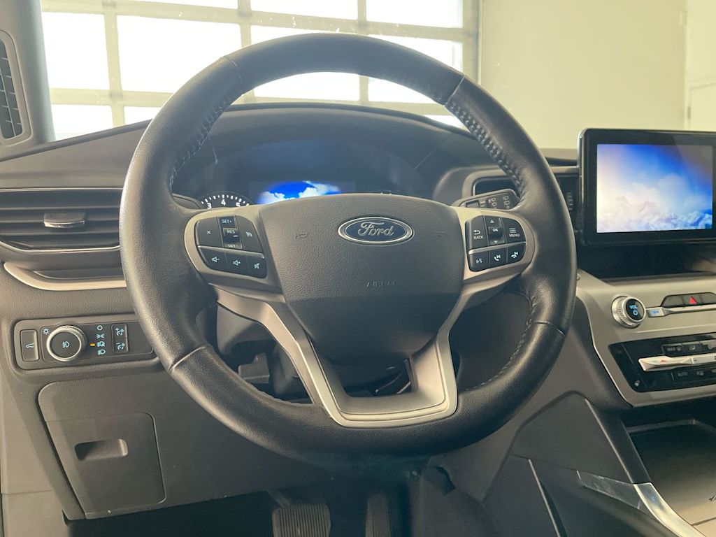 Thumbnail: 2022 Ford Explorer - 2
