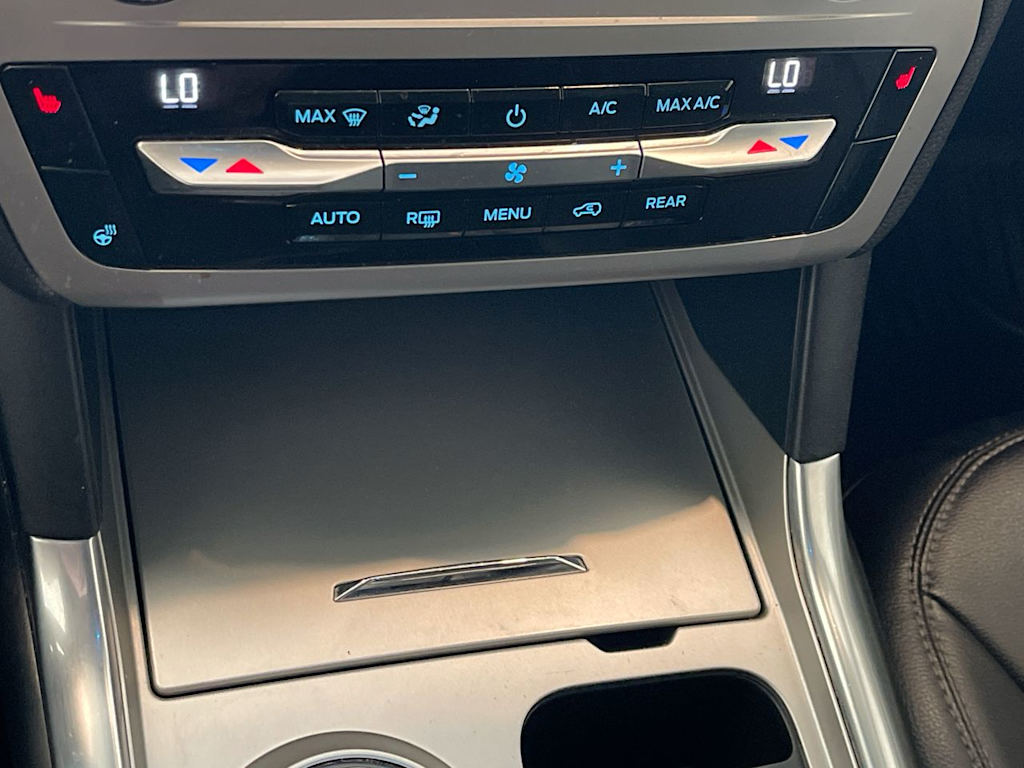 Thumbnail: 2020 Ford Explorer - 25
