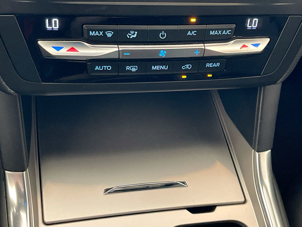 Thumbnail: 2020 Ford Explorer - 25