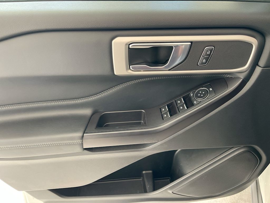 Thumbnail: 2020 Ford Explorer - 23