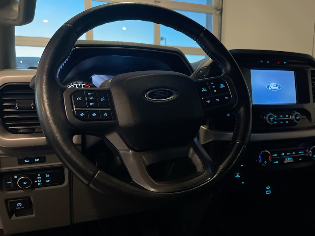 2021 Ford F-150 XLT 2