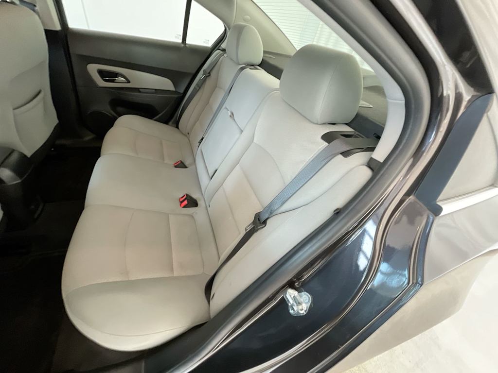 Thumbnail: 2016 Chevrolet Cruze - 9