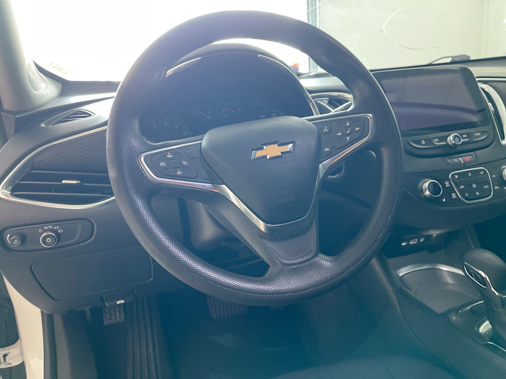Thumbnail: 2021 Chevrolet Malibu - 2