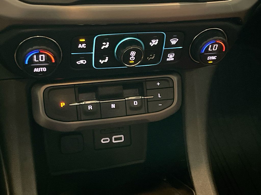 Thumbnail: 2020 GMC Acadia - 24