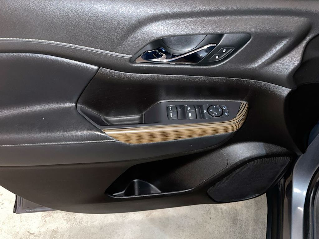 Thumbnail: 2021 GMC Acadia - 22