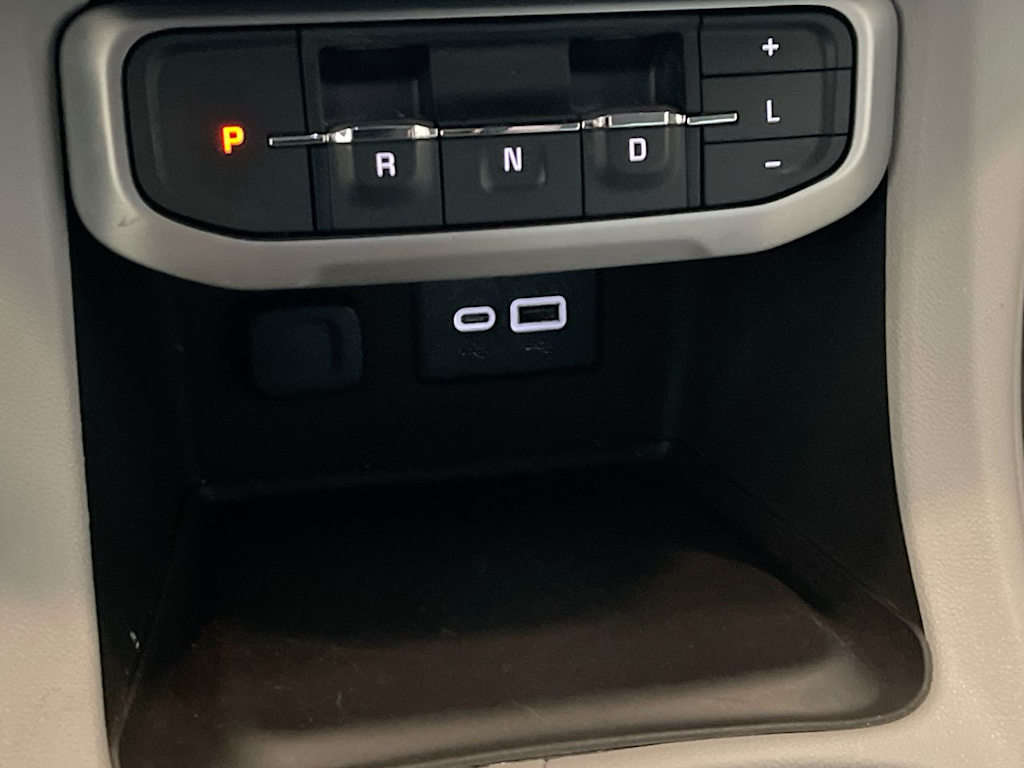 Thumbnail: 2022 GMC Acadia - 26