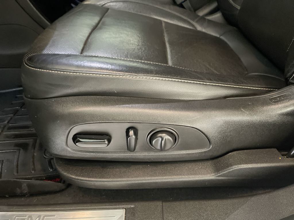 Thumbnail: 2020 GMC Acadia - 21