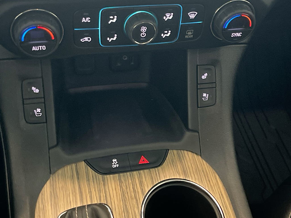 Thumbnail: 2018 GMC Acadia - 26