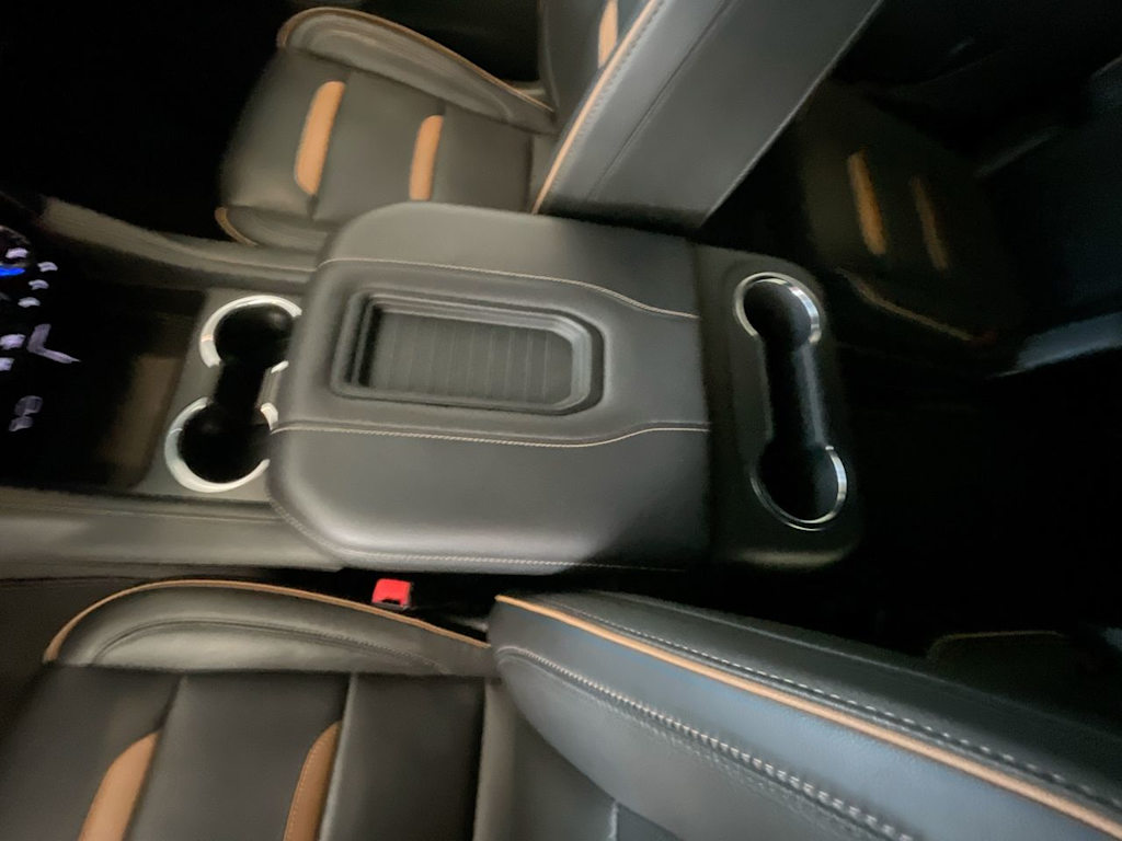 2023 GMC Yukon XL AT4 13