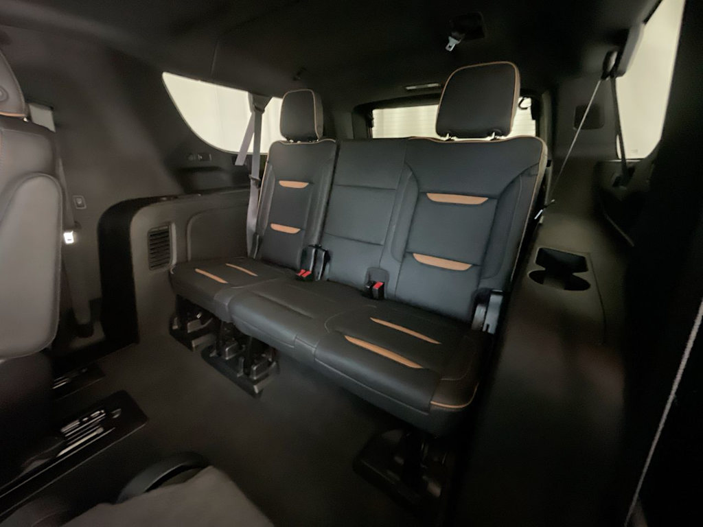 2023 GMC Yukon XL AT4 27