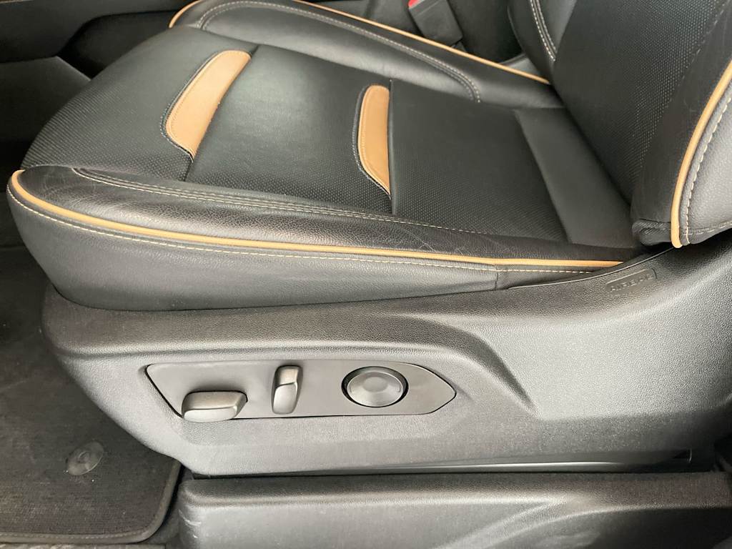 2023 GMC Yukon XL AT4 21