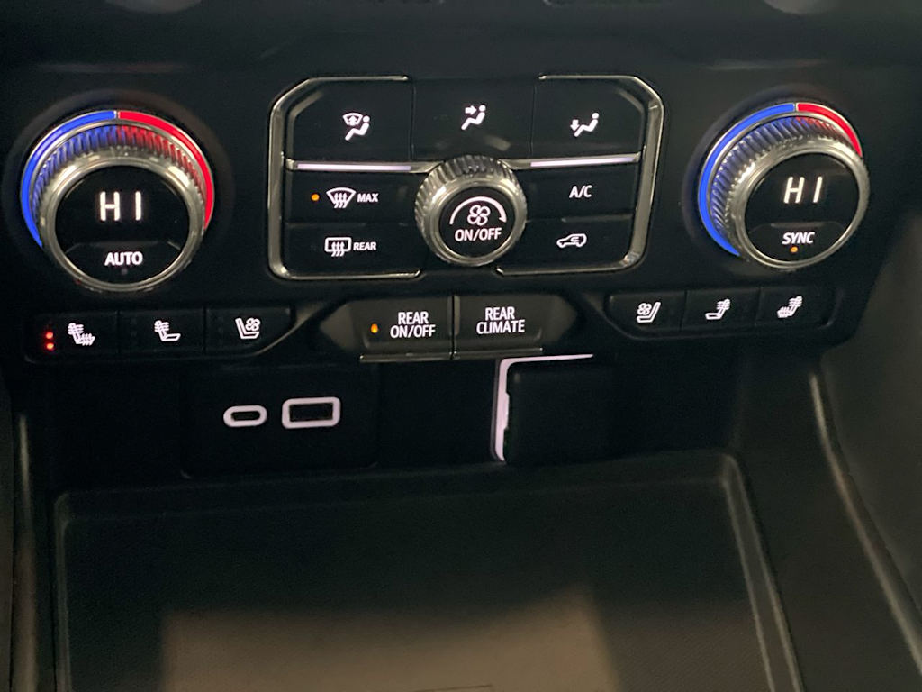 2023 GMC Yukon XL AT4 25