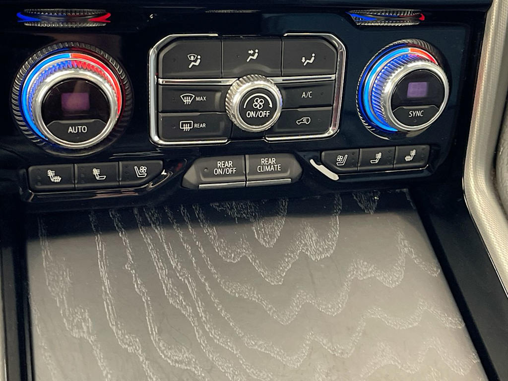 Thumbnail: 2021 GMC Yukon XL - 25
