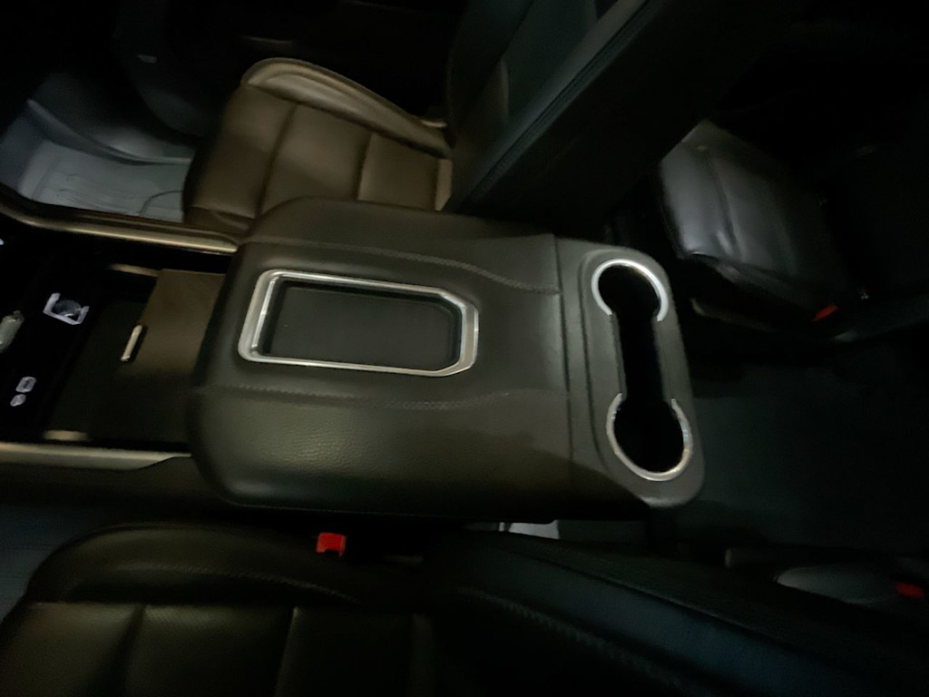 2022 GMC Yukon XL Denali 13