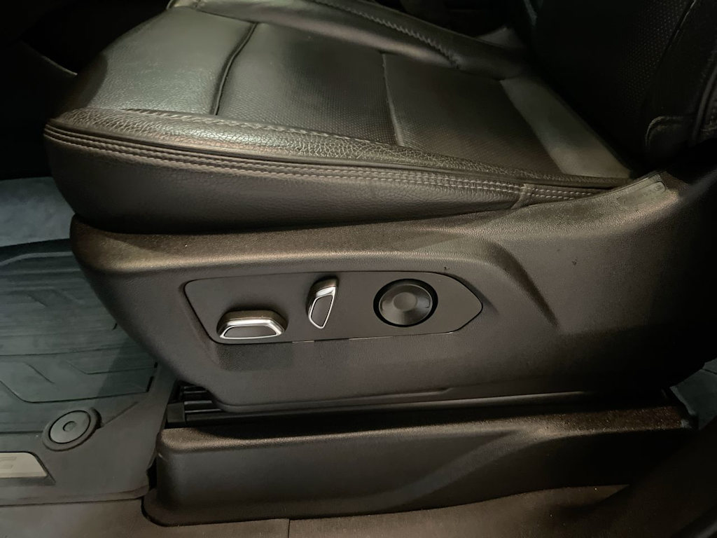 2022 GMC Yukon XL Denali 21