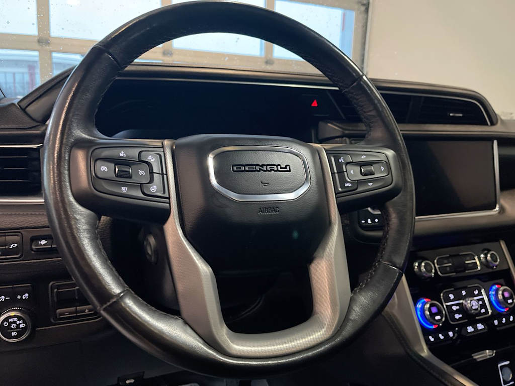 2022 GMC Yukon XL Denali 2