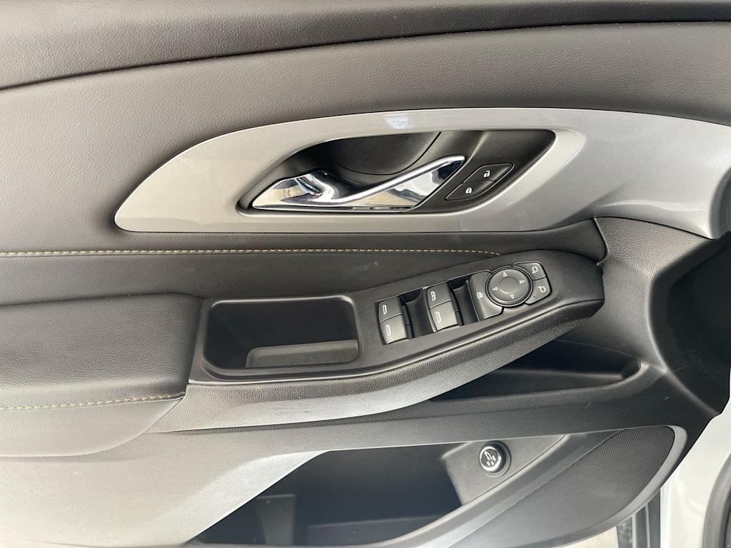 Thumbnail: 2021 Chevrolet Traverse - 22