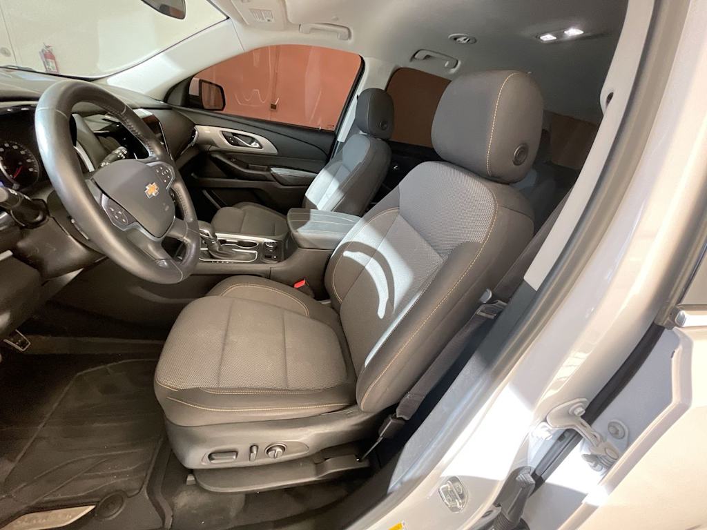 Thumbnail: 2021 Chevrolet Traverse - 9