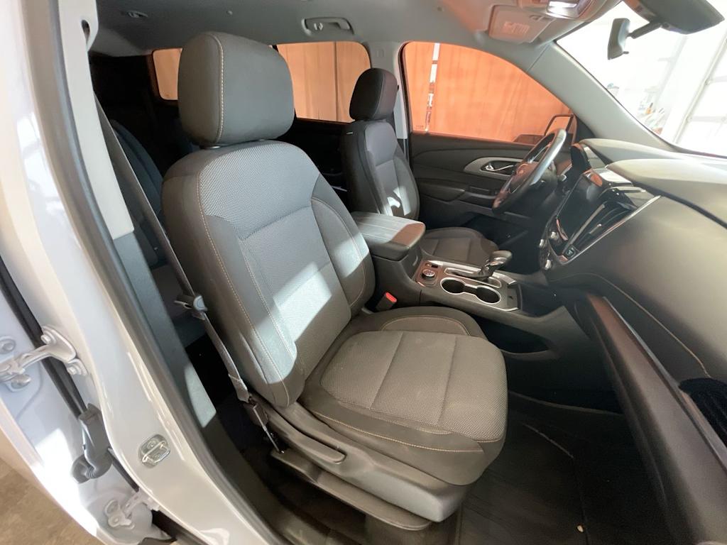 Thumbnail: 2021 Chevrolet Traverse - 10