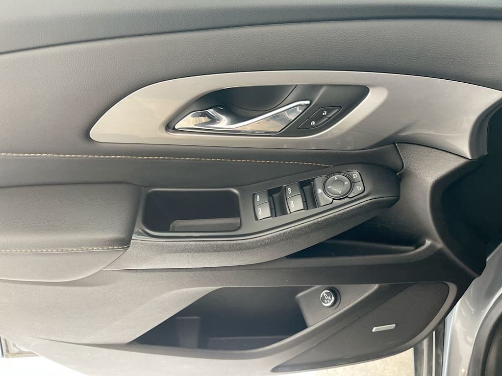 Thumbnail: 2019 Chevrolet Traverse - 23