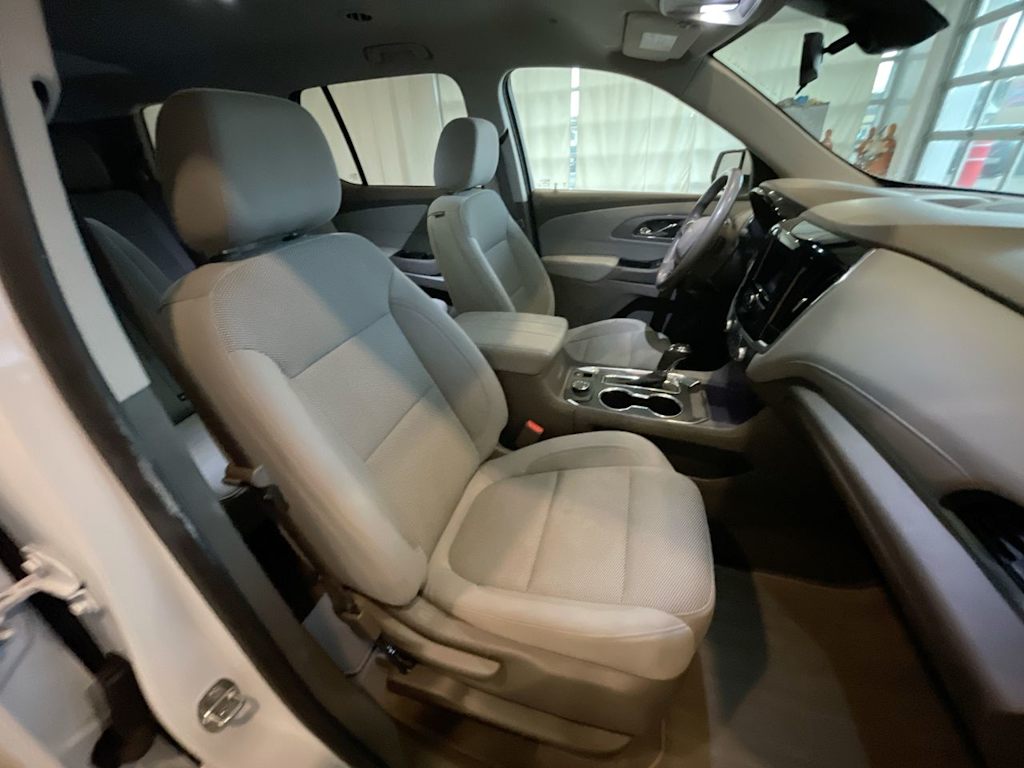2020 Chevrolet Traverse LT 10