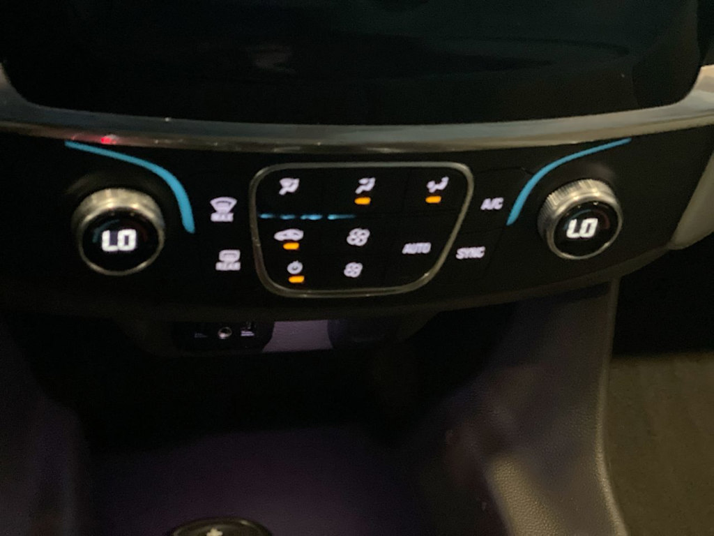 2020 Chevrolet Traverse LT 26
