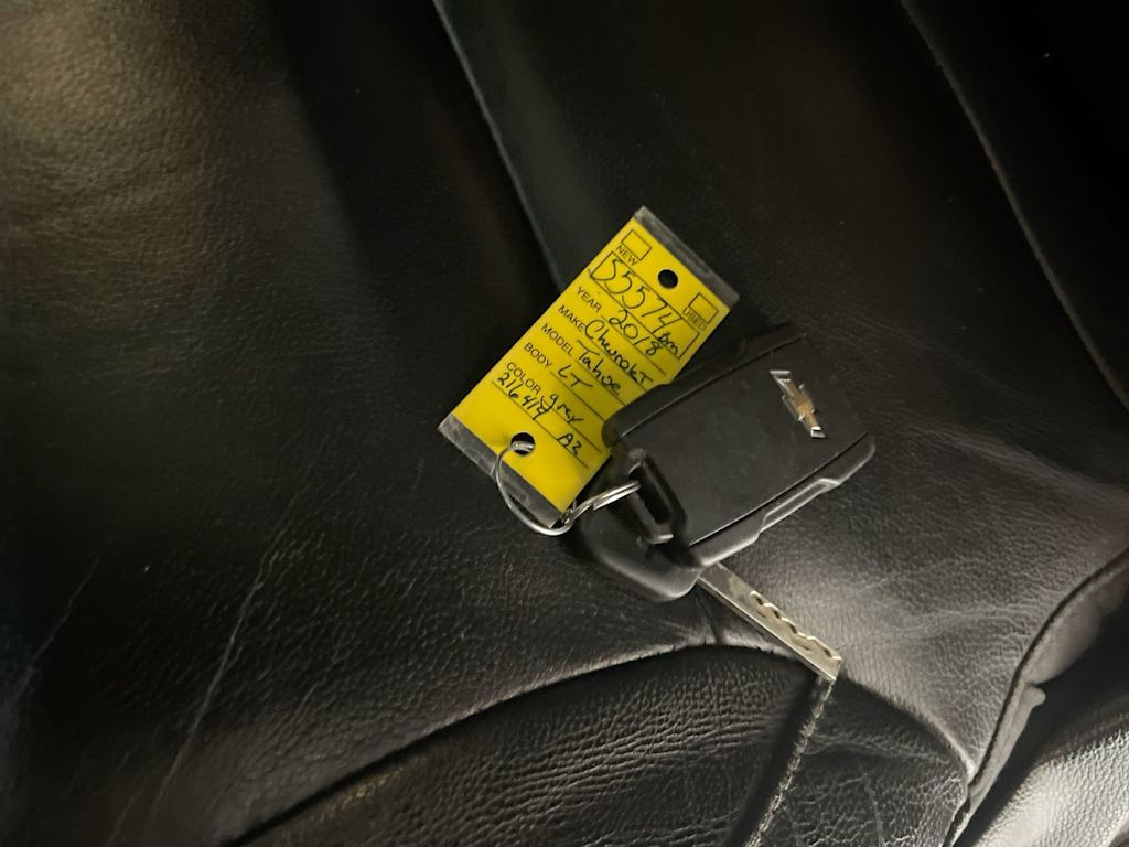 Thumbnail: 2018 Chevrolet Tahoe - 28