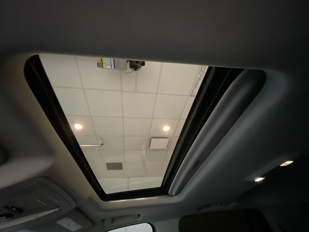 Thumbnail: 2018 Chevrolet Tahoe - 25