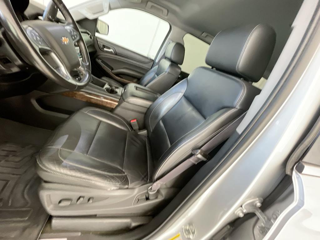 Thumbnail: 2016 Chevrolet Suburban - 9