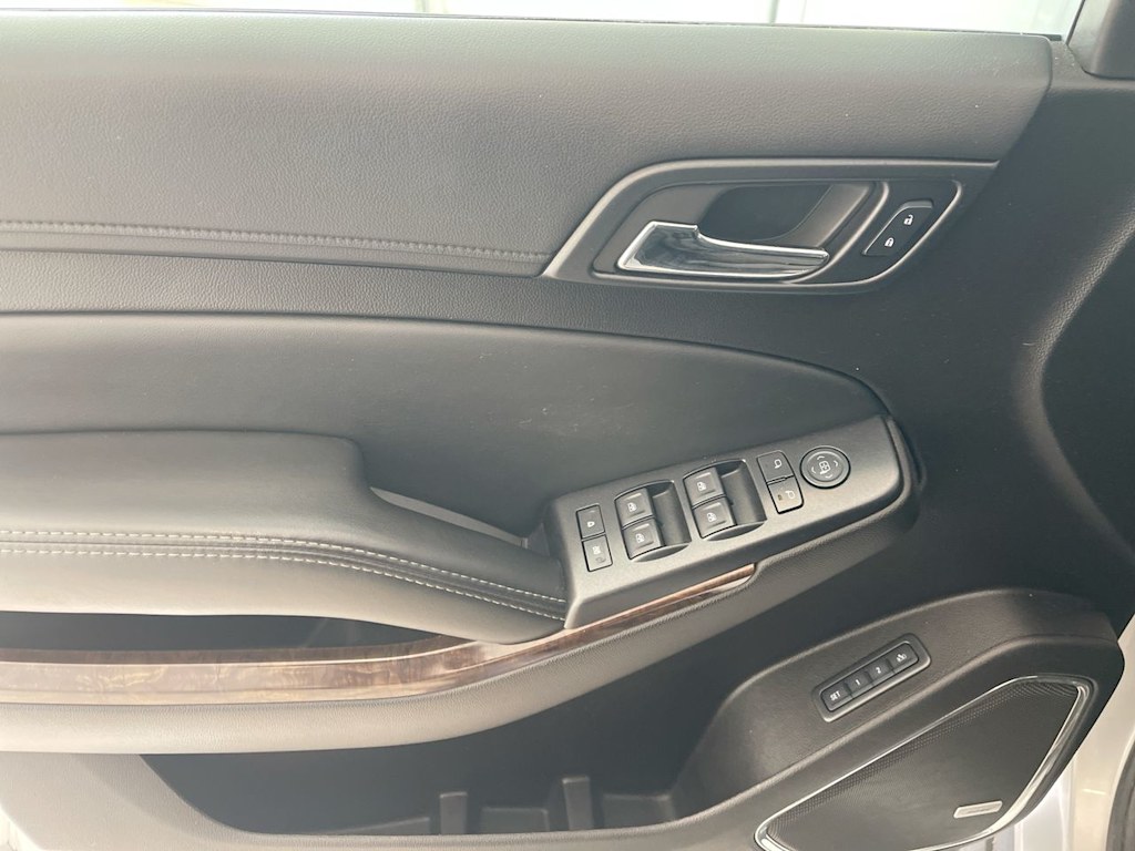 Thumbnail: 2016 Chevrolet Suburban - 22