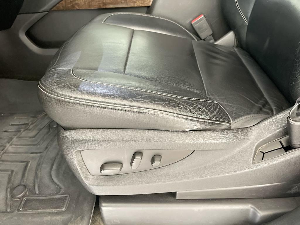 Thumbnail: 2016 Chevrolet Suburban - 21