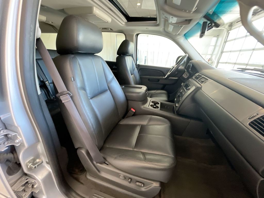 Thumbnail: 2014 Chevrolet Suburban - 10