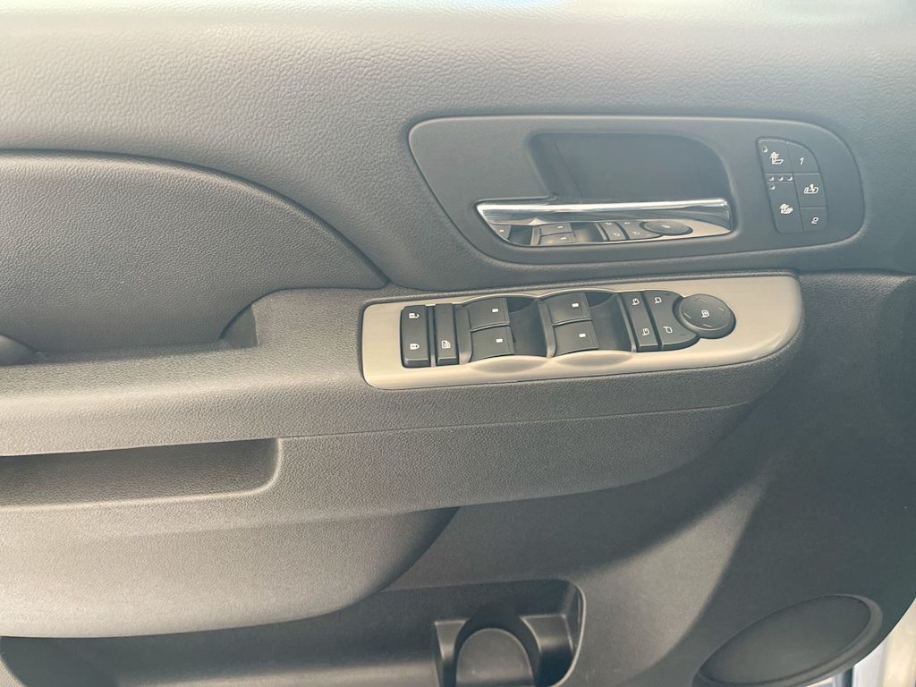 Thumbnail: 2014 Chevrolet Suburban - 22