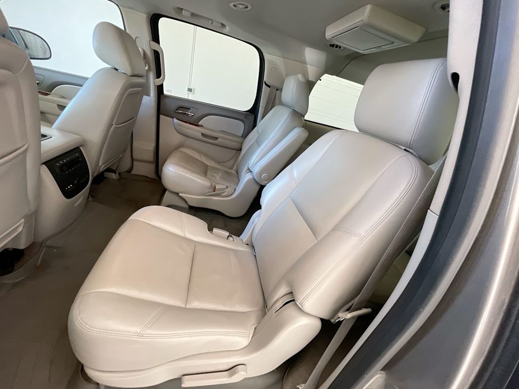 Thumbnail: 2012 Chevrolet Suburban - 12