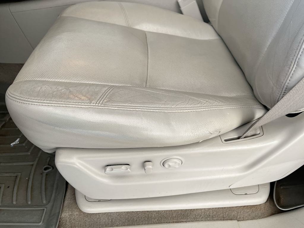 Thumbnail: 2012 Chevrolet Suburban - 21