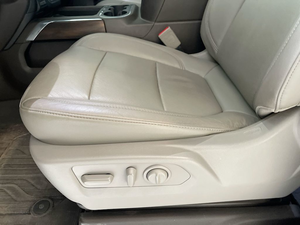 Thumbnail: 2020 GMC Sierra 3500 - 21