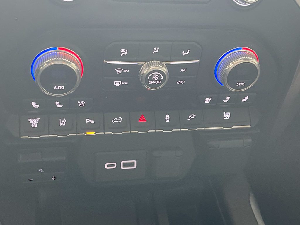 Thumbnail: 2020 GMC Sierra 3500 - 25