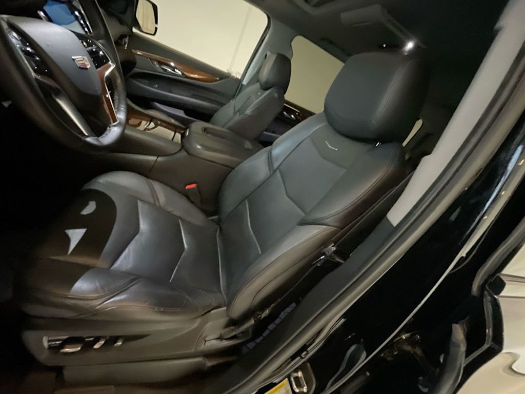 Thumbnail: 2019 Cadillac Escalade - 8
