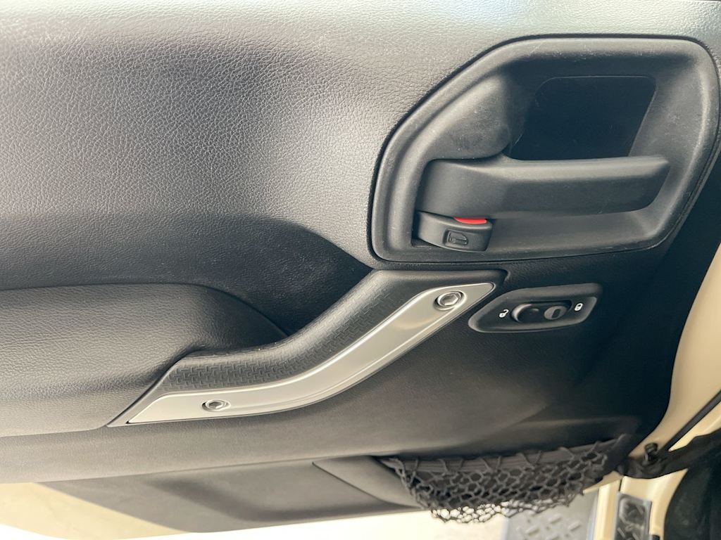 Thumbnail: 2011 Jeep Wrangler - 18
