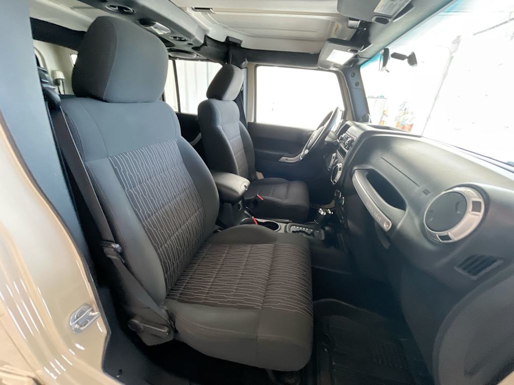 Thumbnail: 2011 Jeep Wrangler - 22