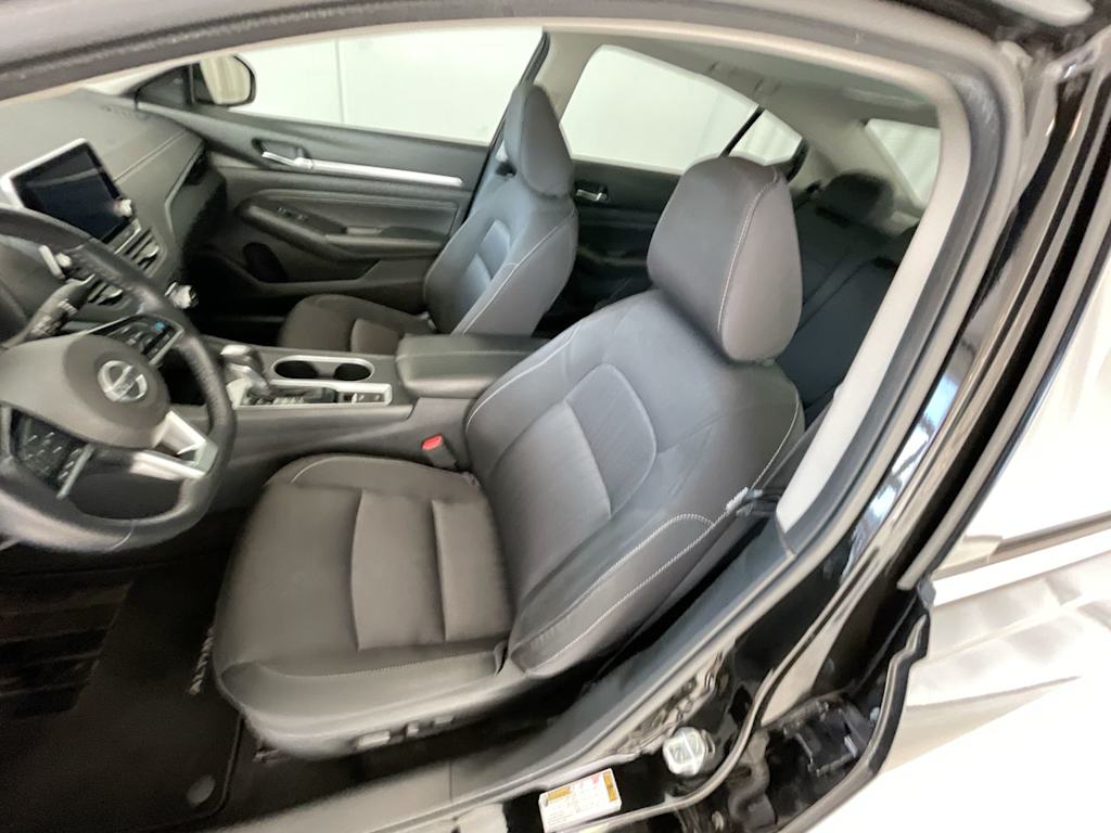 Thumbnail: 2019 Nissan Altima - 10