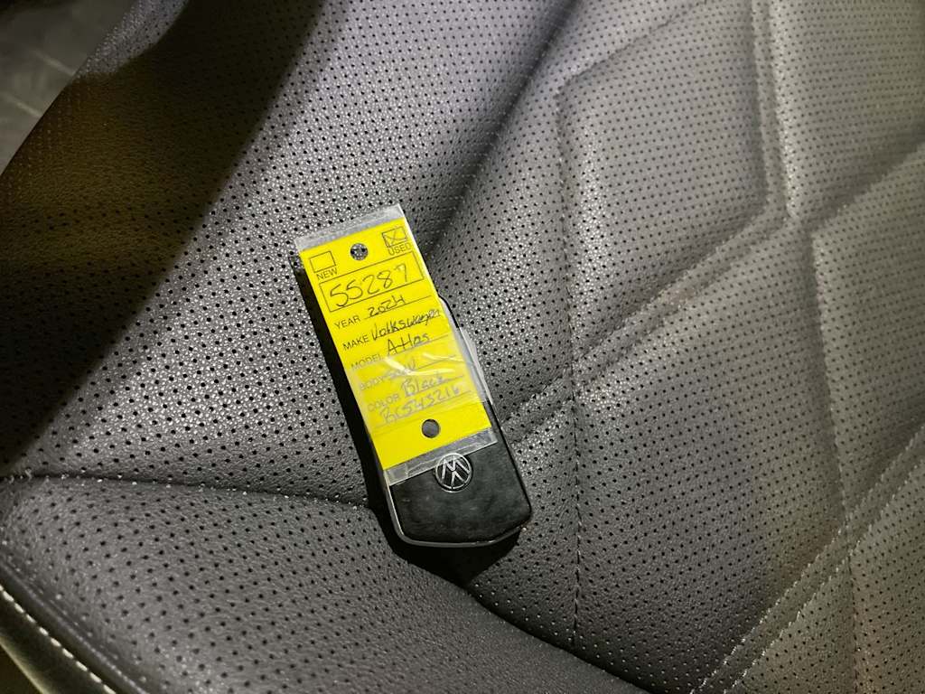 Thumbnail: 2024 Volkswagen Atlas - 14