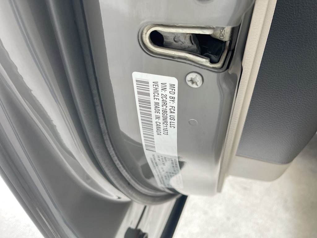 Thumbnail: 2022 Chrysler Pacifica - 27