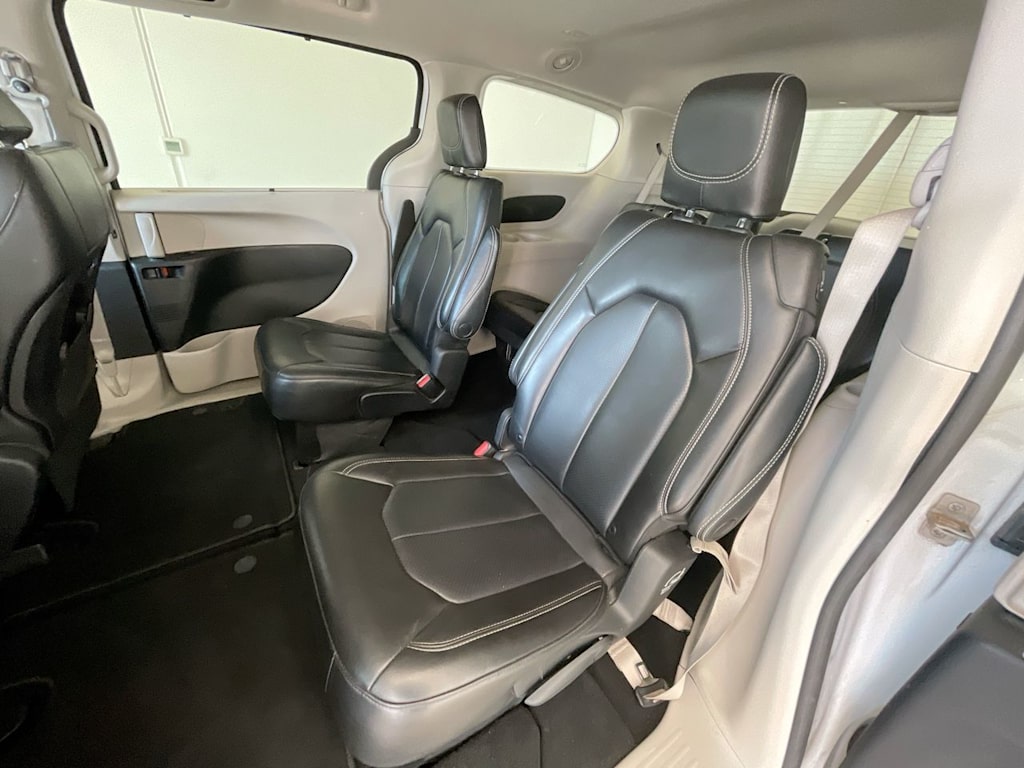 Thumbnail: 2023 Chrysler Pacifica - 11