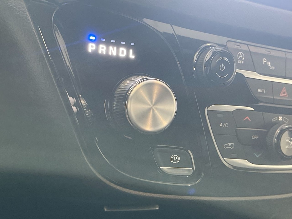 Thumbnail: 2025 Chrysler Pacifica - 12