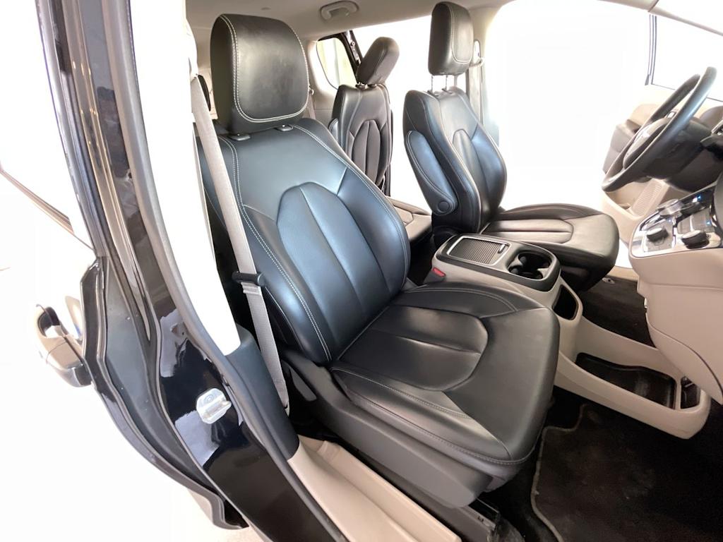 Thumbnail: 2023 Chrysler Pacifica - 11