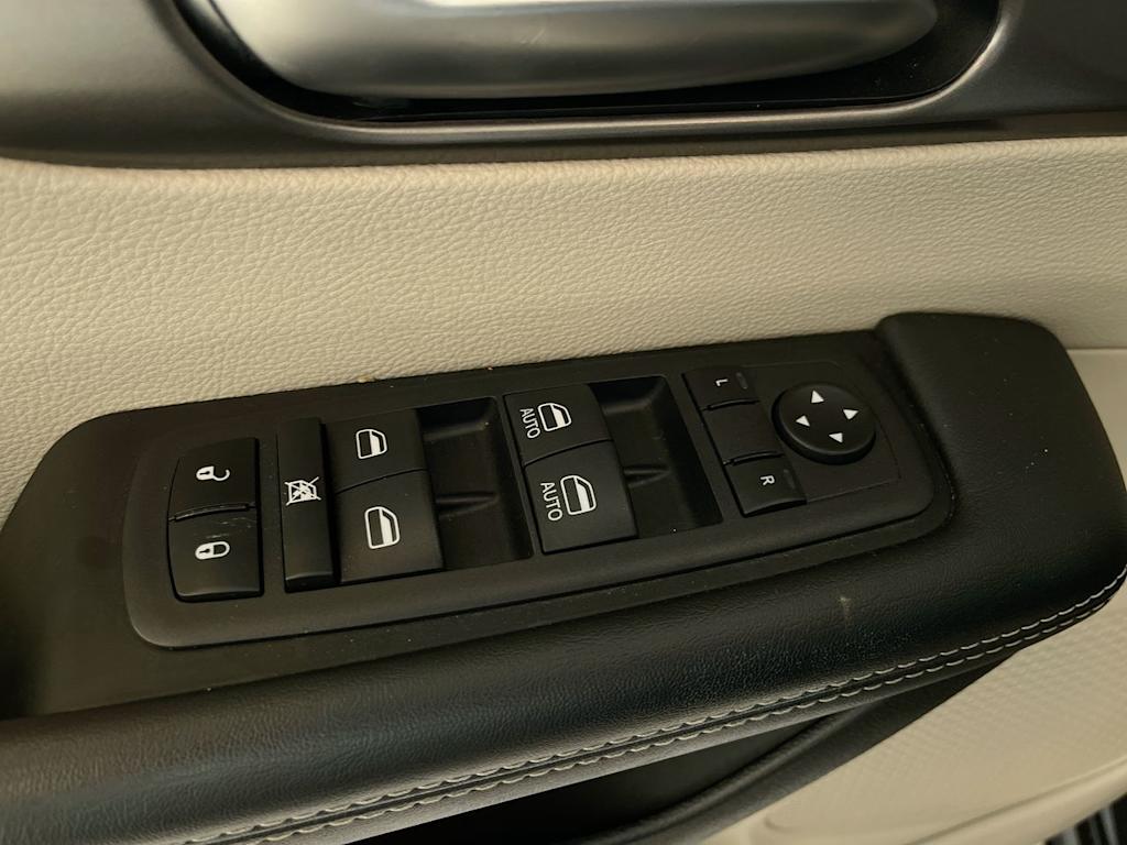Thumbnail: 2023 Chrysler Pacifica - 23